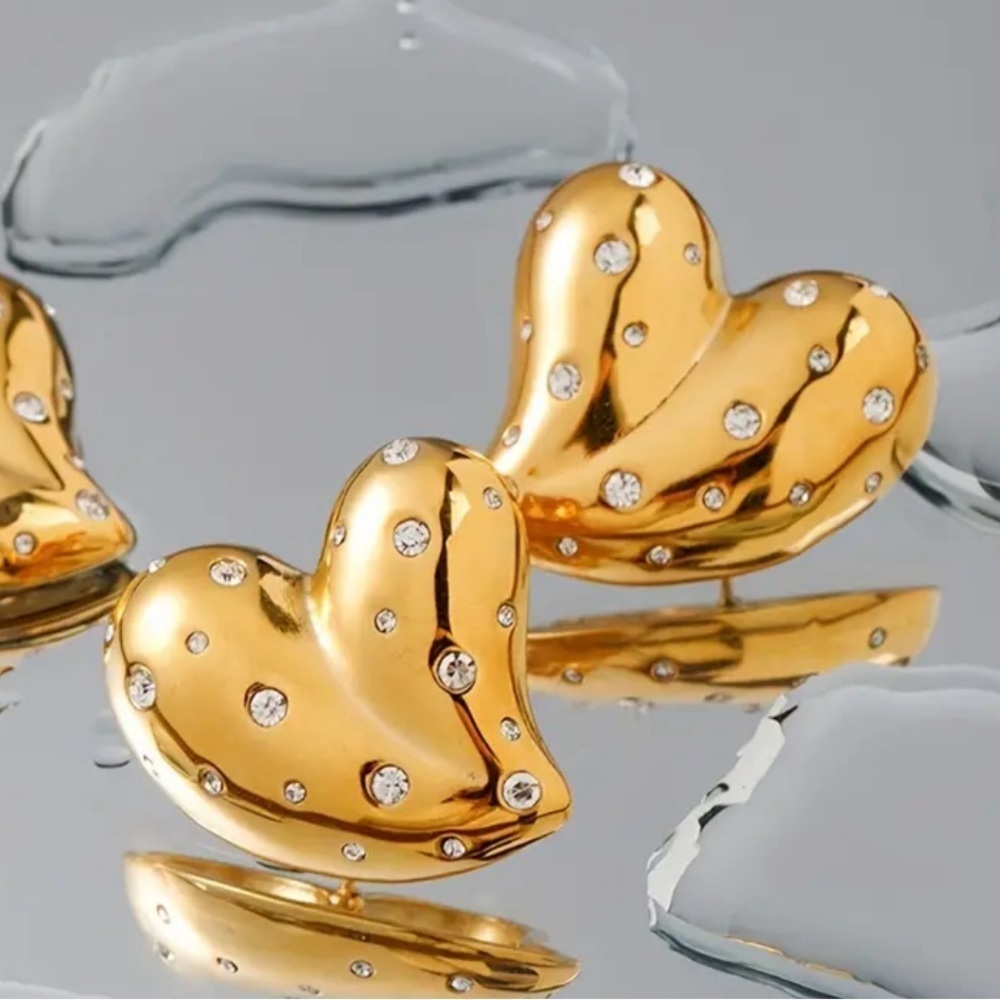 Dazzling Golden Heart Stud Earrings with Crystal Embellishments ✨💕